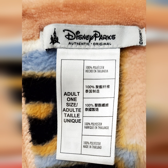 Disney Parks "It's A Small World"  Plush Throw Blanket, Colorblock 40"×60", New - Picture 7 of 15